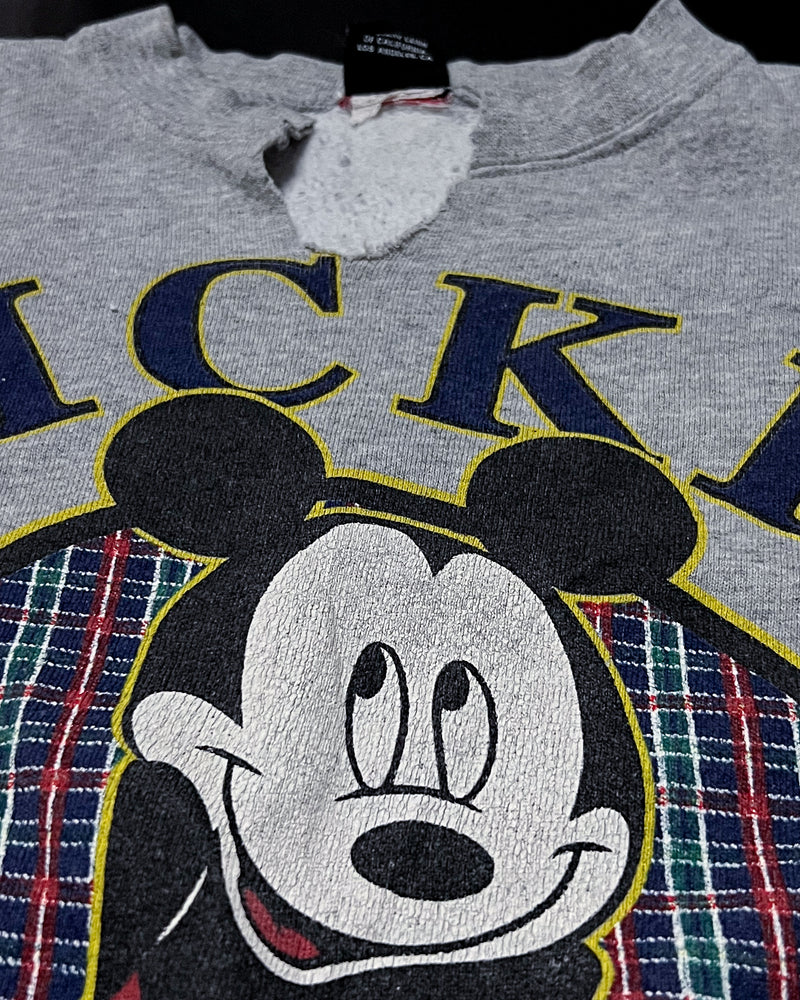 (L) Vintage Mickey Hands Behind Back Plaid Pattern Grey Crewneck Sweater