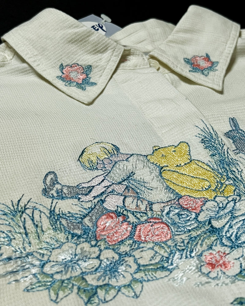(L) Vintage Classic Christopher Robbin and Friends Field of Flowers Embroidered Button Up Long Sleeve Shirt