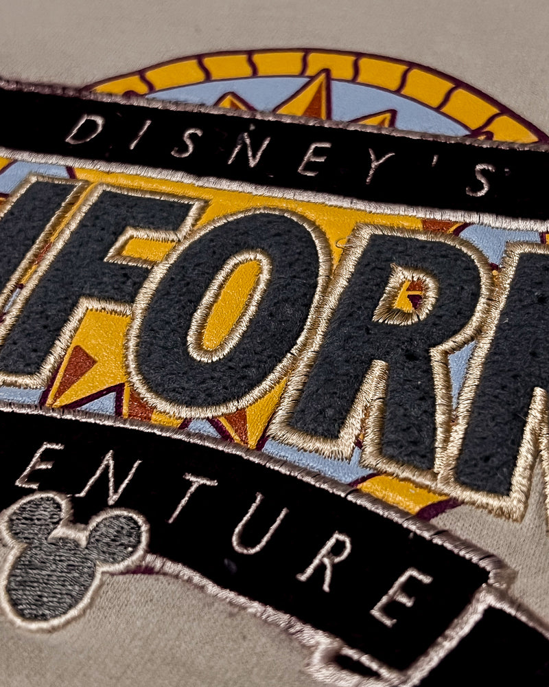 (M) Vintage Disney's California Adventure Embroidered Crewneck Sweater